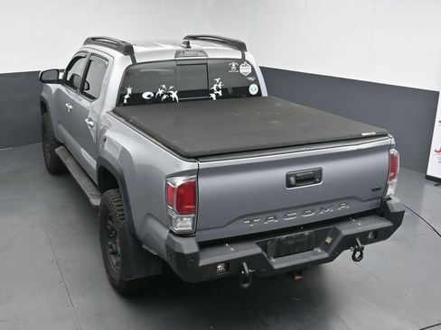 Used 2021 Toyota Tacoma TRD Off-Road AWD/4WD image 14