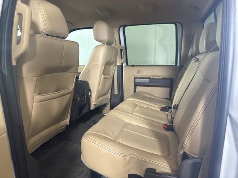 Used 2012 Ford F250 Lariat w/ Lariat Interior Pkg image 12