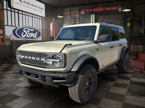 New 2026 Ford Bronco Badlands AWD/4WD image 1