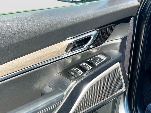 Used 2022 Kia Telluride EX w/ EX Premium Package image 18