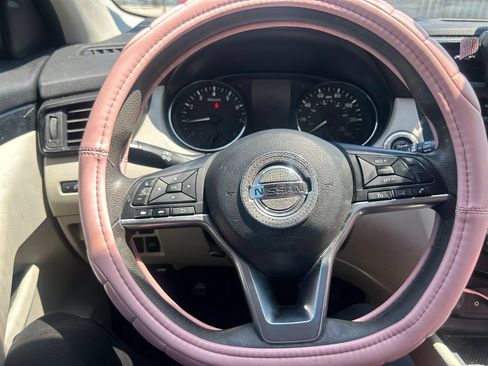 Used 2019 Nissan Rogue Sport SV FWD image 21