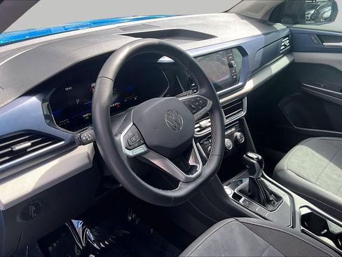 Used 2023 Volkswagen Taos SE w/ Panoramic Sunroof Package FWD image 18