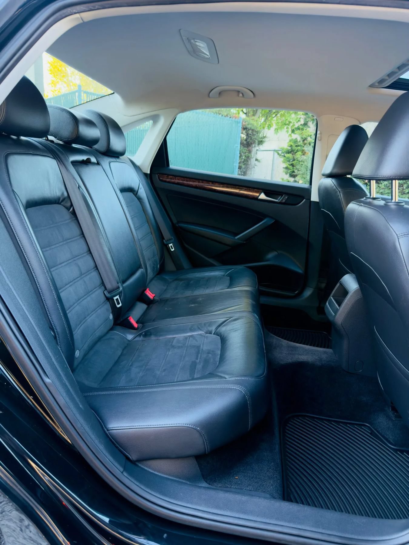 Used 2012 Volkswagen Passat TDI SEL Premium FWD image 12