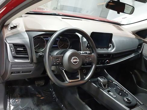 Used 2023 Nissan Rogue S image 18