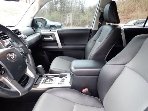 Certified 2018 Toyota 4Runner SR5 Premium image 10