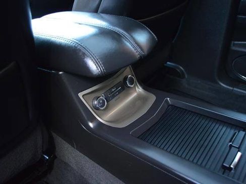 Used 2012 Lincoln MKT AWD image 29