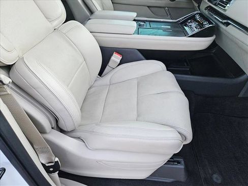 Used 2018 Lincoln Navigator Select w/ Technology Package image 21