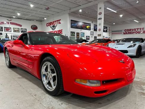 Used 2004 Chevrolet Corvette Coupe w/ Preferred Equipment Group RWD image 17