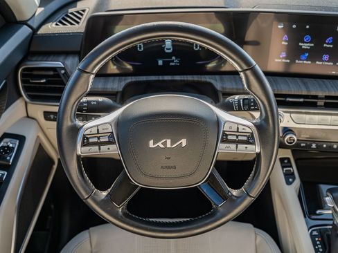 Used 2023 Kia Telluride EX w/ EX Captain's Chair Package image 26