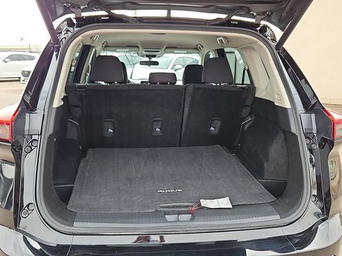 Used 2025 Nissan Rogue SV FWD image 8