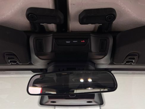 Used 2025 Jeep Wrangler Unlimited Sahara image 56