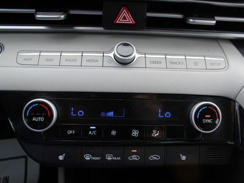 Used 2021 Hyundai Elantra Limited FWD image 20