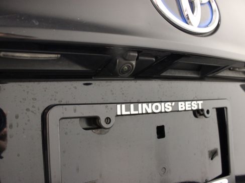 Used 2021 Toyota Highlander LE AWD/4WD image 13
