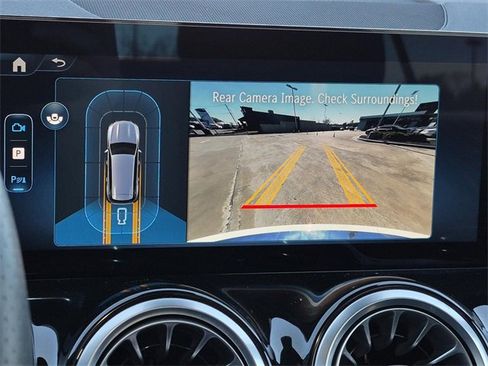 Certified 2025 Mercedes-Benz GLB 250 image 29