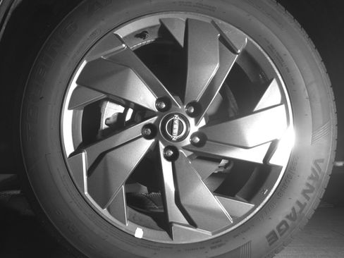 Used 2025 Nissan Rogue SV FWD image 12