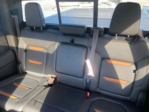 Used 2021 GMC Sierra 1500 AT4 w/ AT4 Value Package AWD/4WD image 19