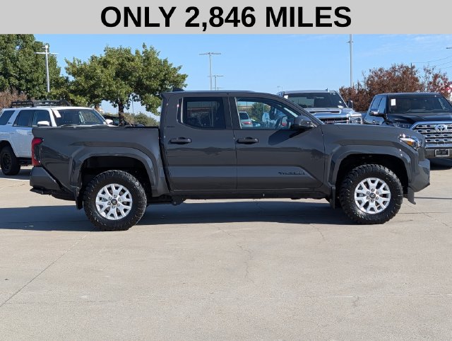 Used 2026 Toyota Tacoma SR5 AWD/4WD image 4