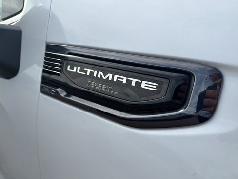 Used 2023 GMC Sierra 1500 Denali Ultimate AWD/4WD image 8