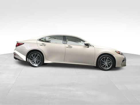 Used 2018 Lexus ES 350 w/ Luxury Package w/Wood Trim FWD image 30