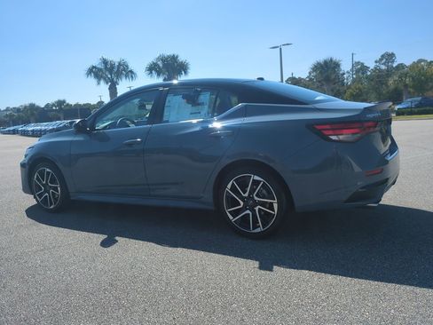 New 2025 Nissan Sentra SR w/ SR Premium Package FWD image 7