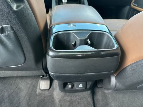 Used 2022 Kia Telluride SX w/ SX Prestige Package image 19