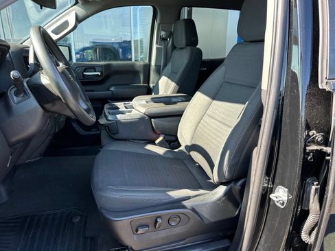 Used 2022 Chevrolet Silverado 1500 Custom Trail Boss AWD/4WD image 15