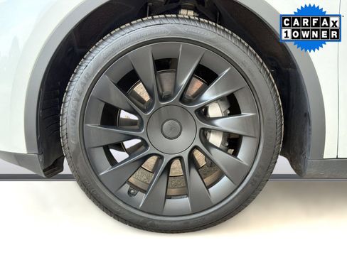 Used 2023 Tesla Model Y Long Range AWD/4WD image 13