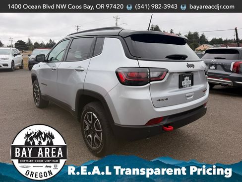 Used 2024 Jeep Compass Trailhawk w/ Trailhawk Elite Group AWD/4WD image 4