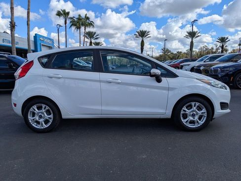 Used 2015 Ford Fiesta SE image 3