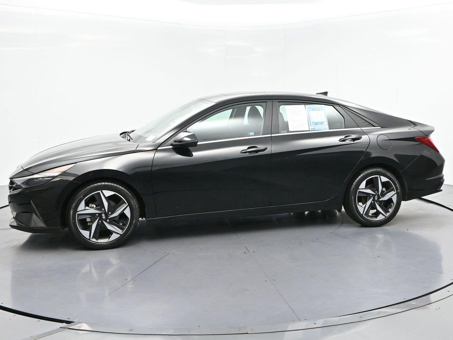 Used 2021 Hyundai Elantra Limited w/ Cargo Package FWD image 7