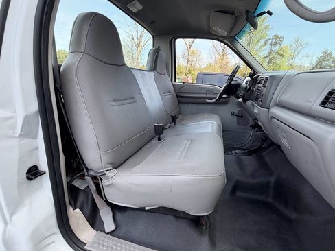 Used 2001 Ford F250 XL image 19