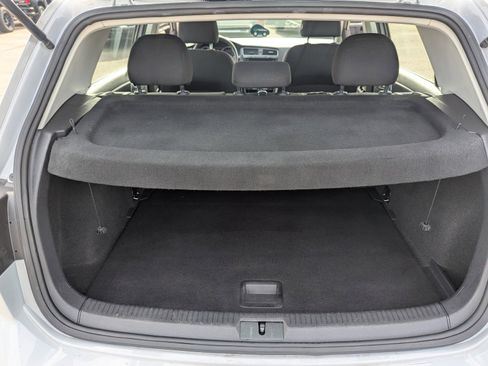 Used 2017 Volkswagen e-Golf SE image 11