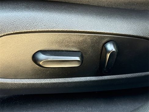 Used 2017 Chevrolet Cruze LT w/ Convenience Package image 20