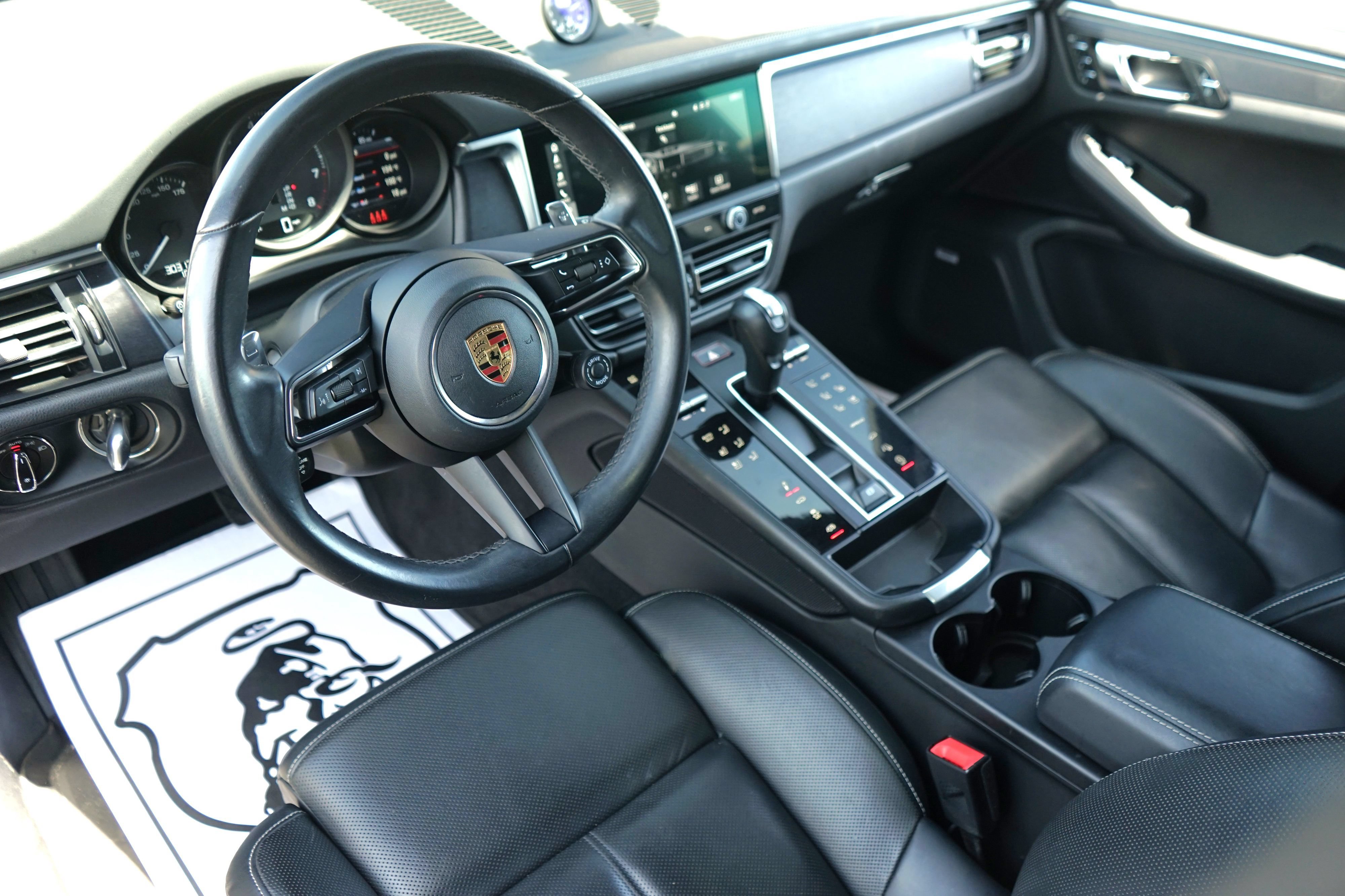 Used 2023 Porsche Macan GTS w/ Premium Package Plus AWD/4WD image 15