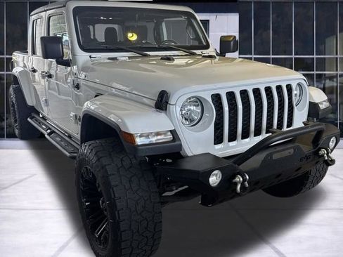 Used 2021 Jeep Gladiator Sport AWD/4WD image 6