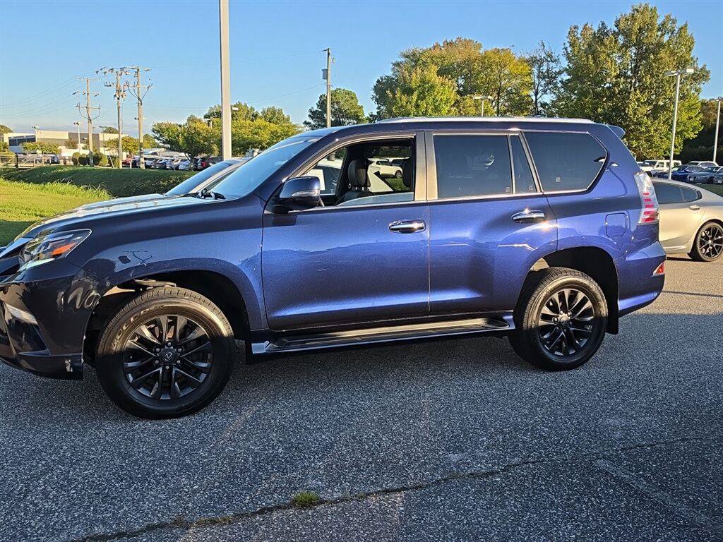 Used 2023 Lexus GX 460 Premium w/ Premium Package AWD/4WD image 4