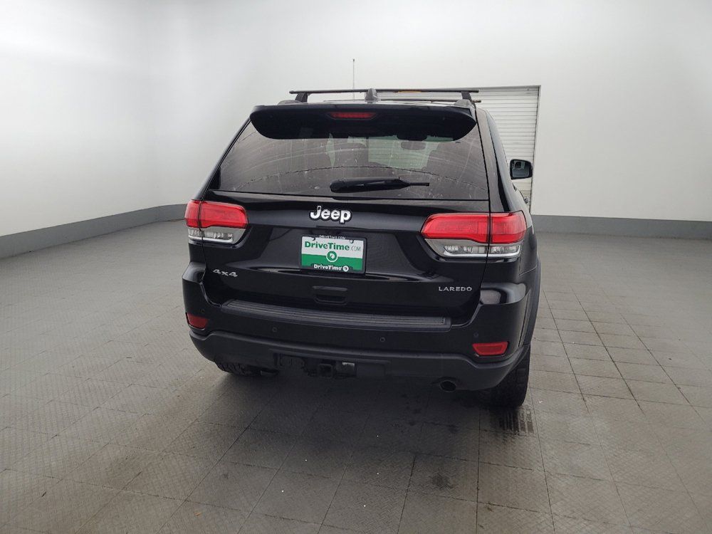 Used 2017 Jeep Grand Cherokee Laredo w/ Quick Order Package 23E AWD/4WD image 7