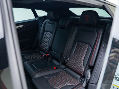 Used 2022 Lamborghini Urus image 39