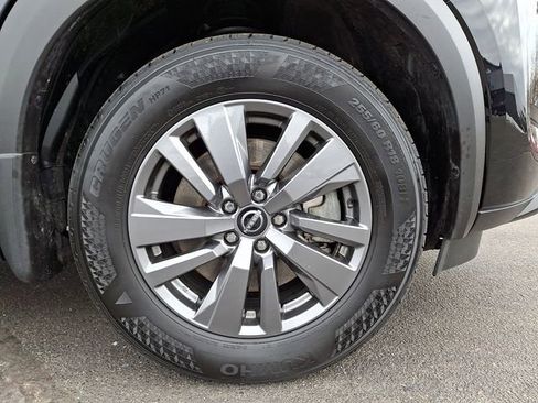 Certified 2025 Nissan Pathfinder SV image 8