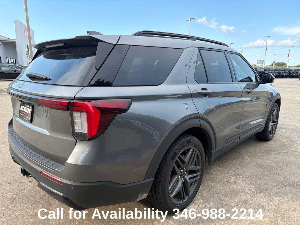 Used 2026 Ford Explorer ST-Line w/ ST-Line Street Pack RWD image 7