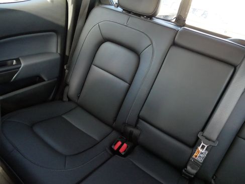 Used 2022 Chevrolet Colorado Z71 AWD/4WD image 12