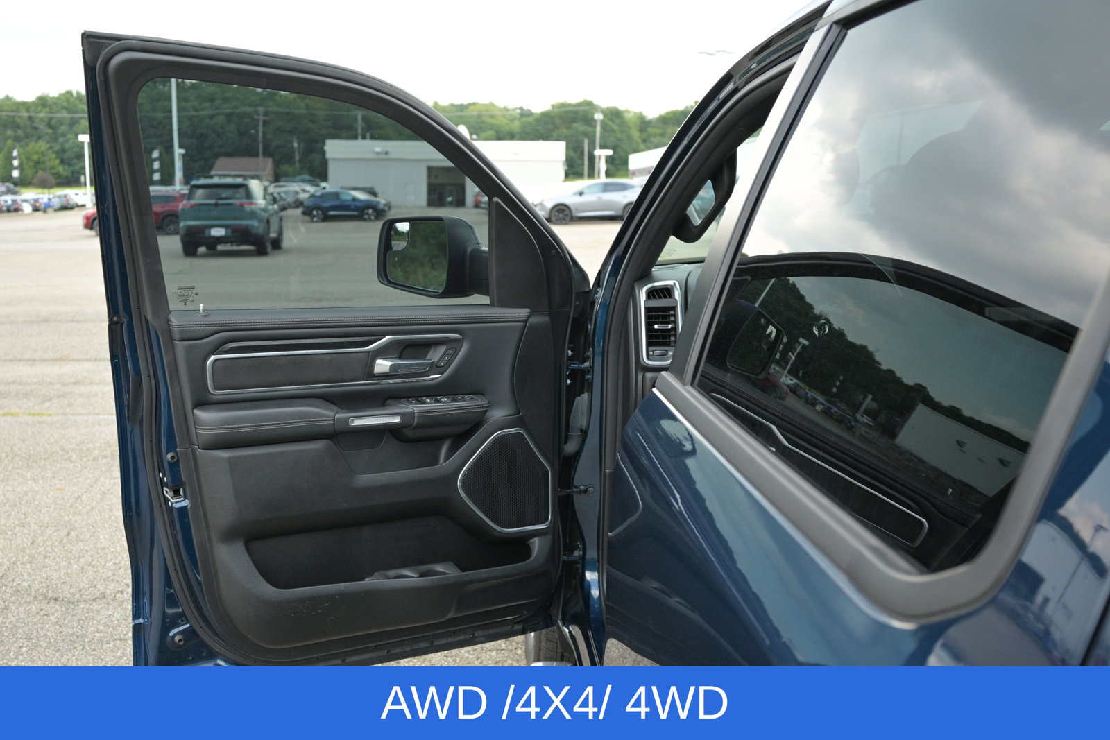 Used 2023 RAM 1500 Laramie AWD/4WD image 13