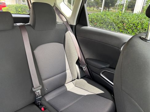 Used 2025 Kia Soul LX w/ LX Technology Package FWD image 34