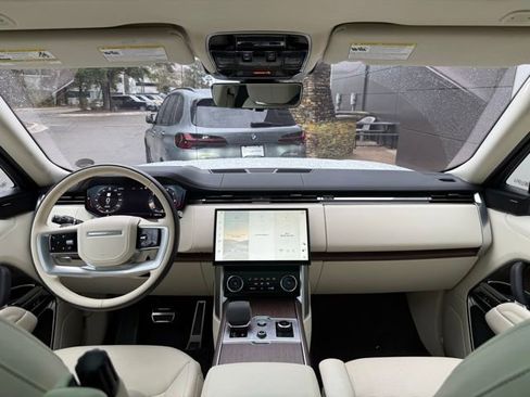 Certified 2023 Land Rover Range Rover SE image 13