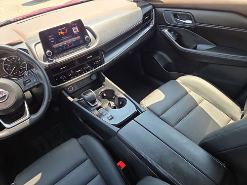 Used 2023 Nissan Rogue SV w/ SV Premium B Package FWD image 12