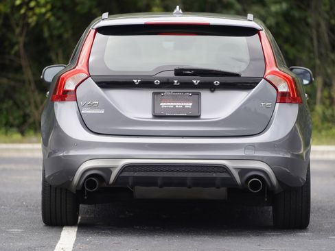 Used 2018 Volvo V60 T5 Dynamic w/ Vision Package FWD image 46