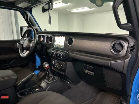 Used 2021 Jeep Wrangler Unlimited Sahara AWD/4WD image 29