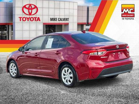 Certified 2025 Toyota Corolla LE FWD image 3