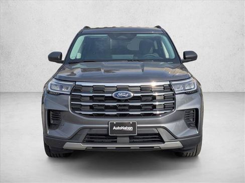 New 2026 Ford Explorer Active RWD image 6