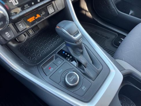 Used 2021 Toyota RAV4 XLE image 27